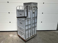Rolcontainer met diverse kratten - afbeelding 4 van  4