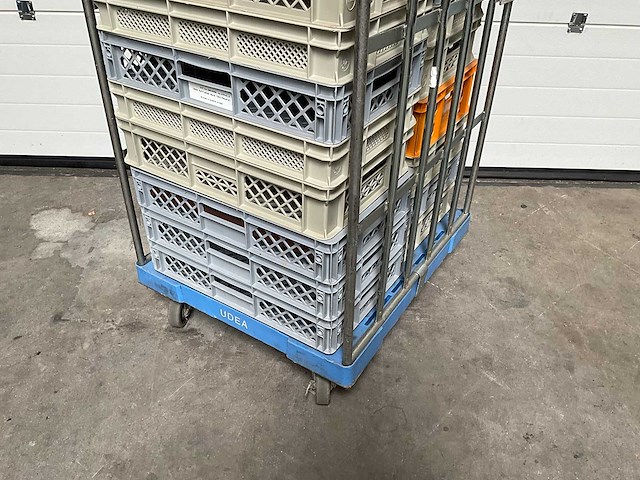 Rolcontainer met kratten - afbeelding 2 van  4
