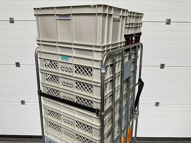 Rolcontainer met kratten - afbeelding 3 van  4