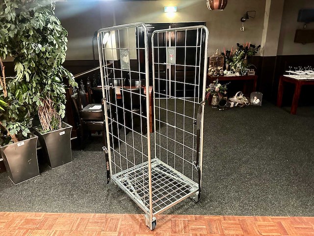 Rolcontainer - afbeelding 1 van  3