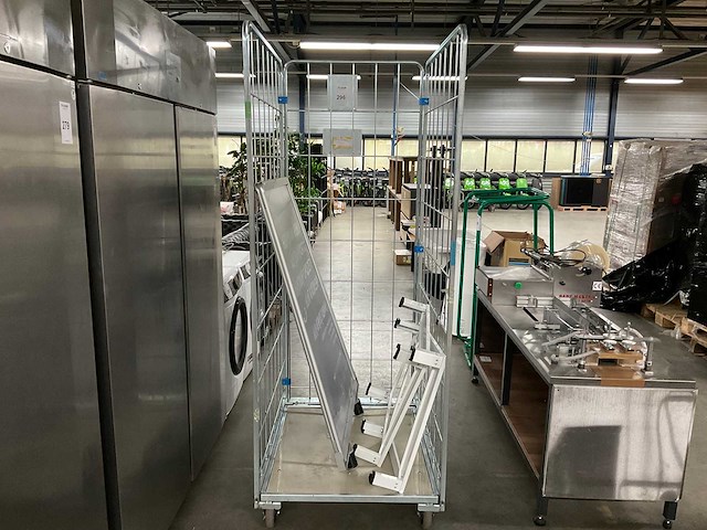 Rolcontainer - afbeelding 1 van  2