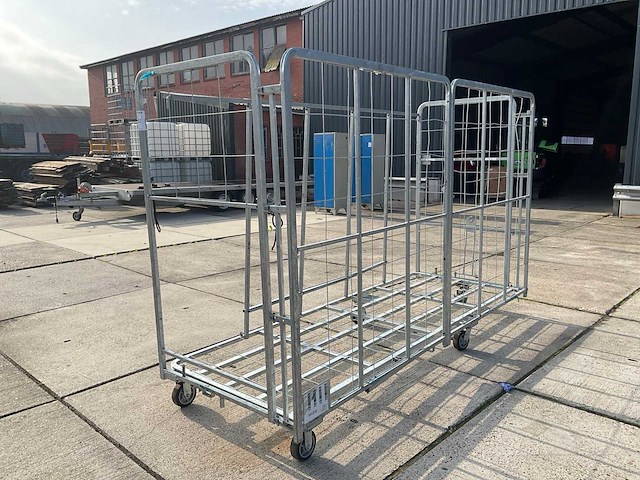 Rolcontainer - afbeelding 1 van  2