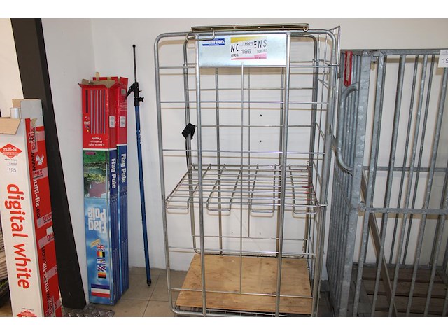 Rolcontainer. - afbeelding 1 van  2