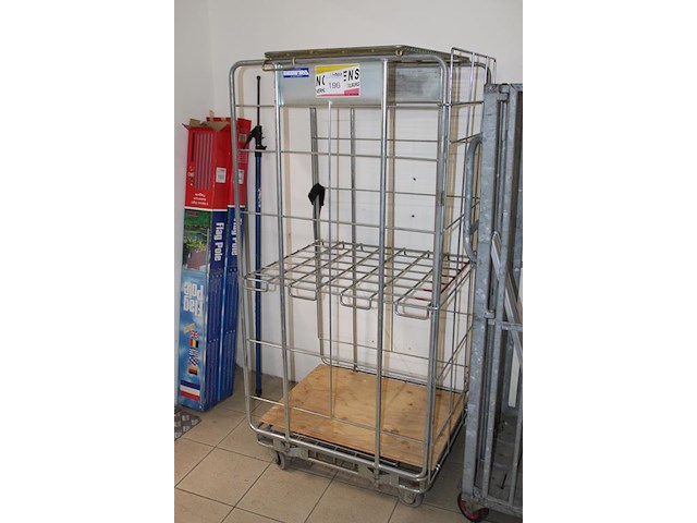 Rolcontainer. - afbeelding 2 van  2