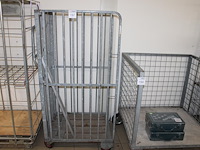 Rolcontainer. - afbeelding 1 van  2