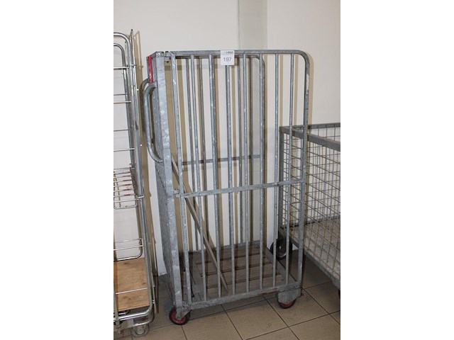 Rolcontainer. - afbeelding 2 van  2