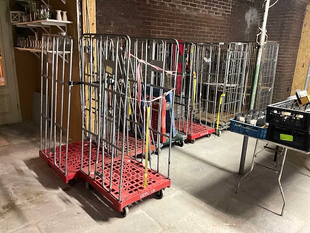 Rolcontainers (8x) - afbeelding 1 van  7