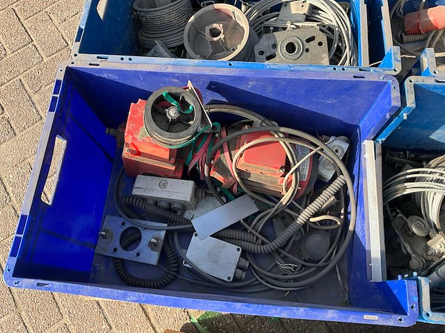 Roldeur en garagedeur (4x) - afbeelding 4 van  11