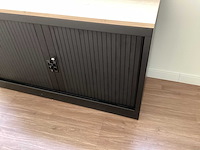 Roldeurkast 120 cm , zwart / beuken - afbeelding 1 van  5