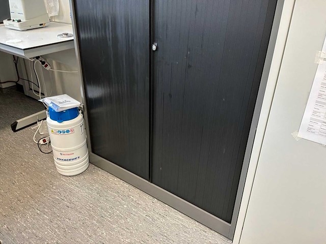 Roldeurkast en lockerkast - afbeelding 1 van  4