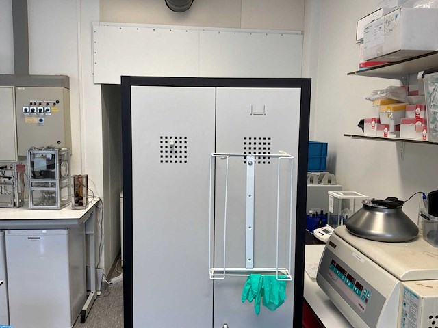Roldeurkast en lockerkast - afbeelding 3 van  4