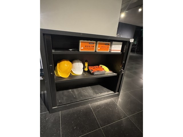 Roldeurkast met bhv en pbm materialen, zwart - afbeelding 2 van  9