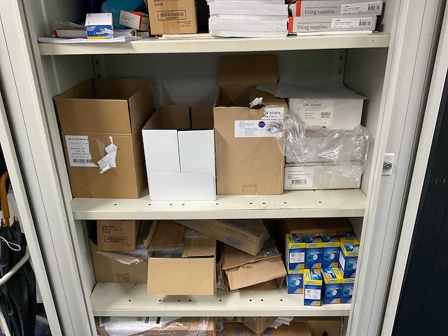 Roldeurkast met inhoud (3x) - afbeelding 11 van  16