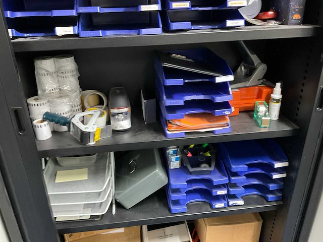 Roldeurkast met inhoud (3x) - afbeelding 14 van  16