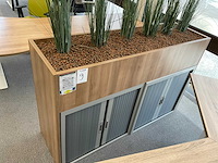 Roldeurkast met plantenbak - afbeelding 1 van  6