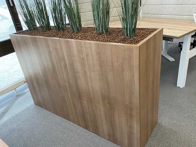 Roldeurkast met plantenbak - afbeelding 2 van  6