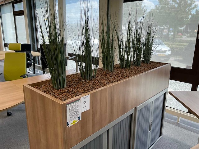 Roldeurkast met plantenbak - afbeelding 5 van  6