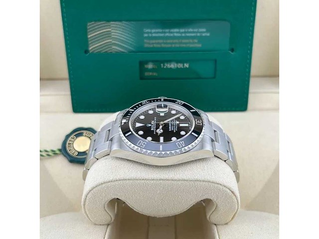 Rolex - submariner date - 2025 -126610ln - full set - afbeelding 4 van  5