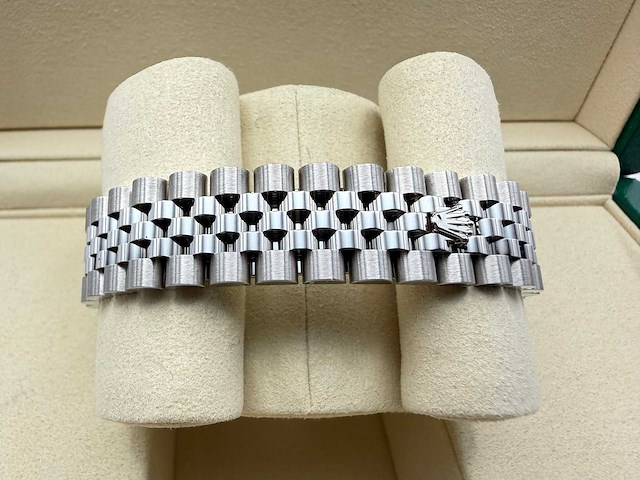 Rolex datejust 31 278274 | silver diamond dot | jubilee | 2026 | unworn - afbeelding 9 van  12