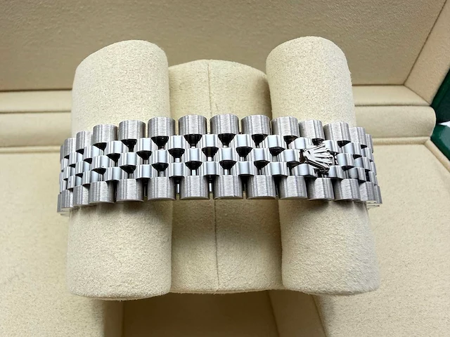 Rolex datejust 31 278274 | silver diamond dot | jubilee | 2026 | unworn - afbeelding 9 van  12