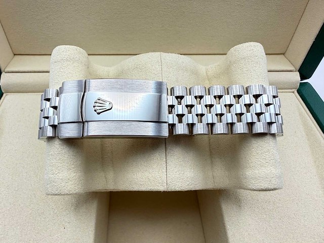 Rolex datejust 36 126200 | black dial | jubilee | 2026 | unworn - afbeelding 9 van  12
