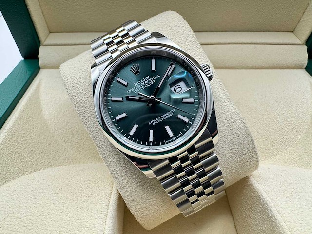 Rolex datejust 36 126200 | full set | 2025 | jubilee - afbeelding 1 van  12