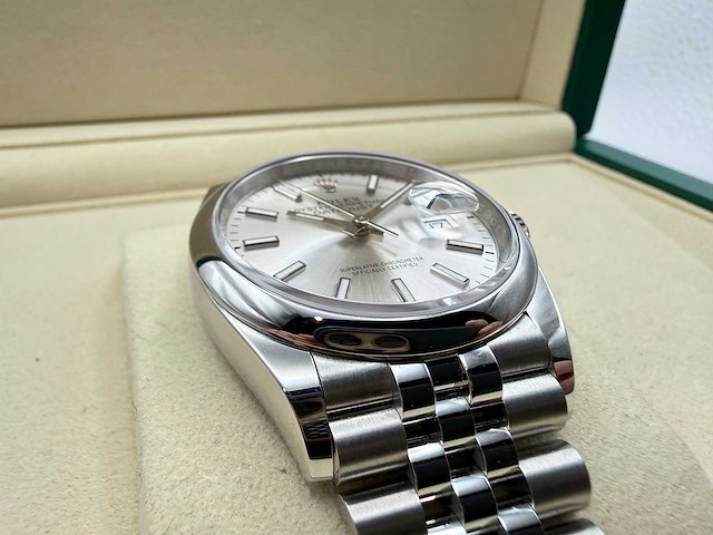 Rolex datejust 36 126200 | silver dial | 2025 | full set - afbeelding 10 van  12