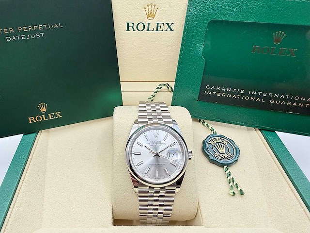 Rolex datejust 36 126200 | silver dial | 2025 | full set - afbeelding 3 van  12