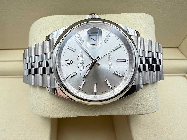 Rolex datejust 36 126200 | silver dial | 2025 | full set - afbeelding 7 van  12
