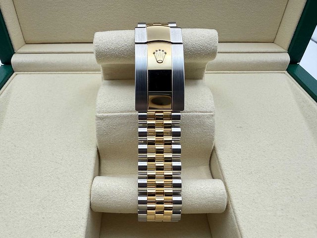 Rolex datejust 36 126203 | mother of pearl diamond dial | unworn | 2026 - afbeelding 8 van  12