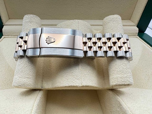 Rolex datejust 36 | 126231 | mother of pearl | jubilee | unworn | 2026 - afbeelding 7 van  10