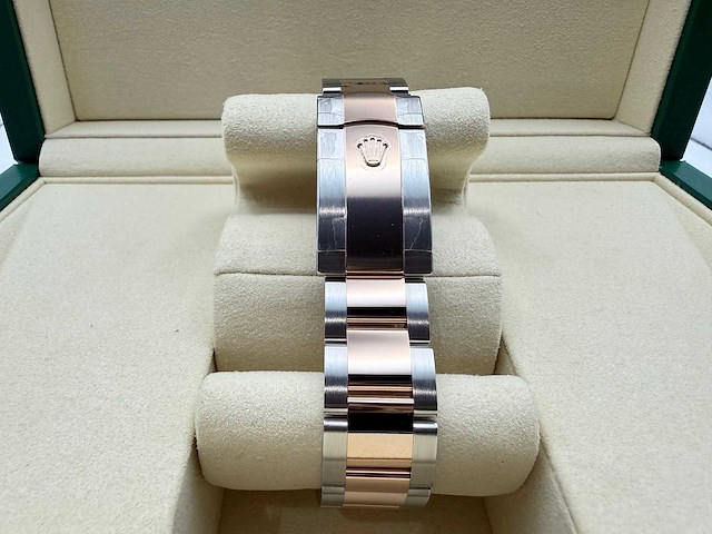 Rolex datejust 36 126231 | rhodium with diamonds on 6&9 | oyster | 2026 | unworn - afbeelding 6 van  12