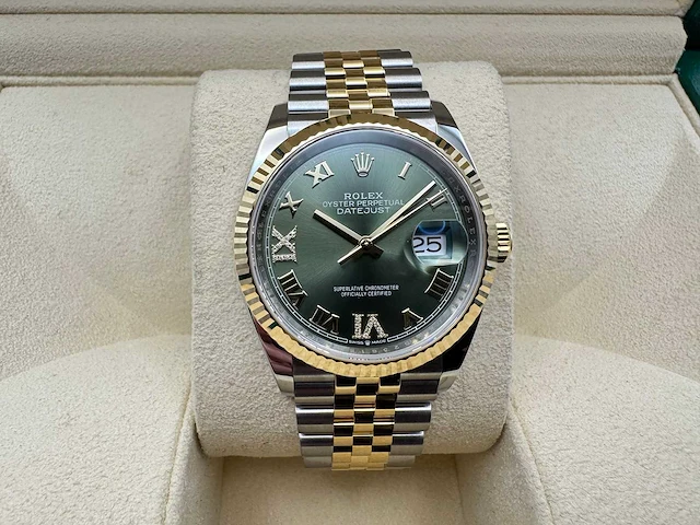 Rolex datejust 36 126233 | green roman with diamonds on 6&9 | jubilee | unworn | 2026 - afbeelding 1 van  12