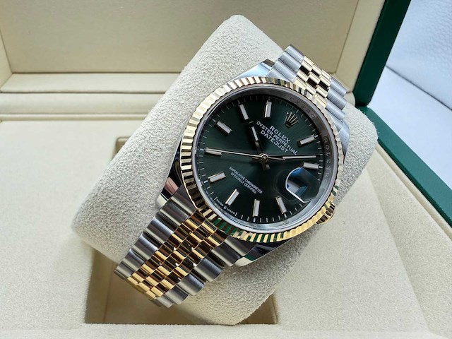 Rolex datejust 36 126233 | green stick dial | jubilee | unworn | 2026 - afbeelding 6 van  12