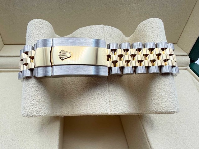 Rolex datejust 36 126233 | green stick dial | jubilee | unworn | 2026 - afbeelding 9 van  12