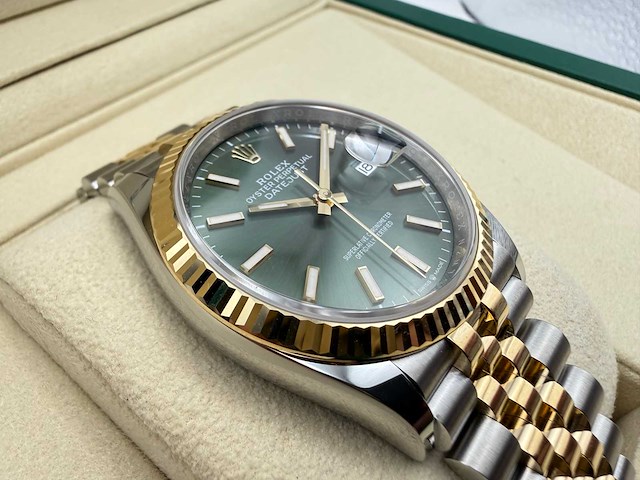 Rolex datejust 36 126233 | green stick dial | jubilee | unworn | 2026 - afbeelding 11 van  12