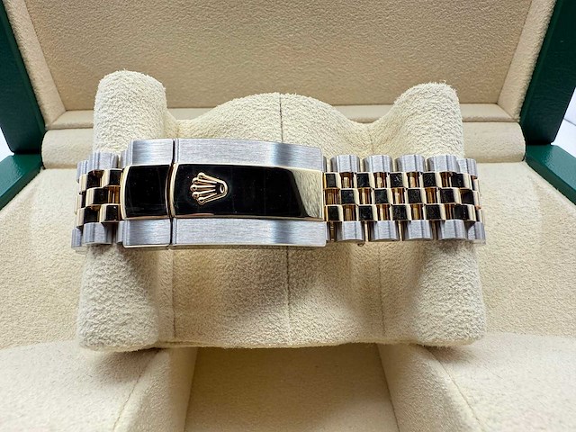 Rolex datejust 36 | 126233 | mother of pearl | unworn | 2025 - afbeelding 9 van  12
