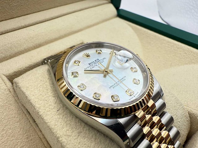 Rolex datejust 36 | 126233 | mother of pearl | unworn | 2026 - afbeelding 2 van  12