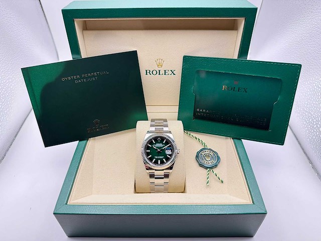 Rolex datejust 36 126234 | green ombre dial | unworn | 2026 - afbeelding 4 van  12