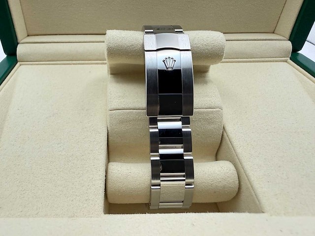 Rolex datejust 36 126234 | green ombre dial | unworn | 2026 - afbeelding 8 van  12