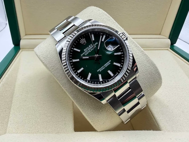 Rolex datejust 36 126234 | green ombre dial | unworn | 2026 - afbeelding 5 van  12