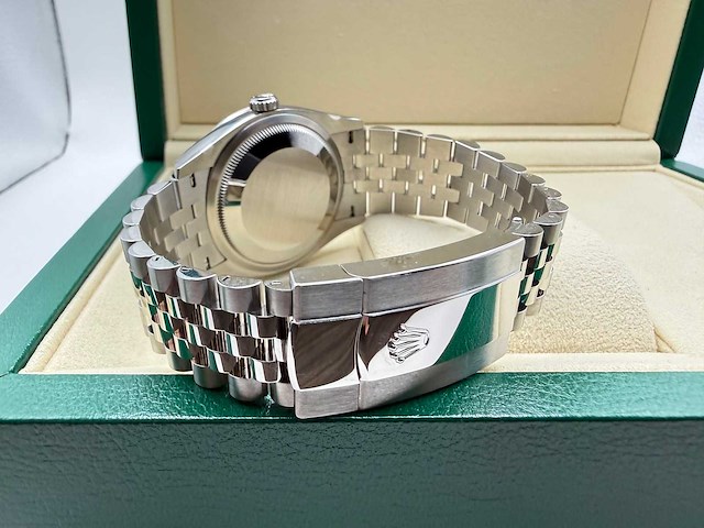 Rolex datejust 36 126284rbr | ombre green dial | jubilee | unworn | 2026 - afbeelding 12 van  12