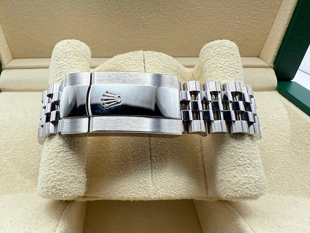 Rolex datejust 36 | blue diamond dot | 126200 | 2025 - afbeelding 5 van  12