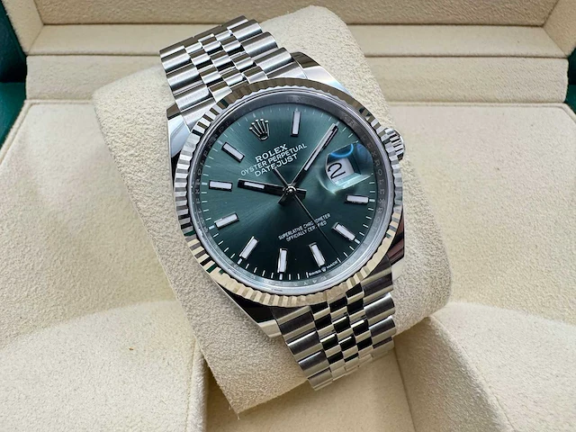 Rolex datejust 36 | mint green | 126234 | 2025 - afbeelding 3 van  10