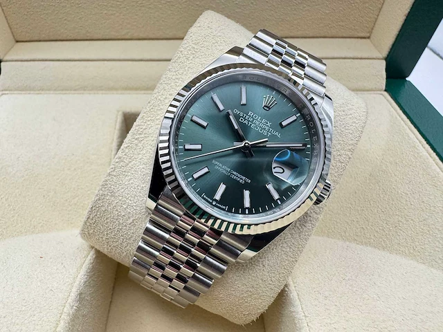 Rolex datejust 36 | mint green | 126234 | 2025 - afbeelding 4 van  10