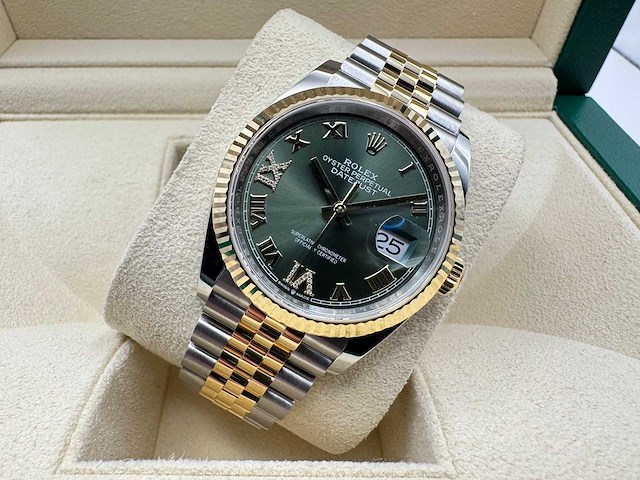 Rolex datejust 36 | olive with diamonds on 6&9 | 2025 - afbeelding 4 van  10