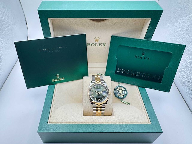 Rolex datejust 36 | olive with diamonds on 6&9 | 2026 | 126233 - afbeelding 1 van  7
