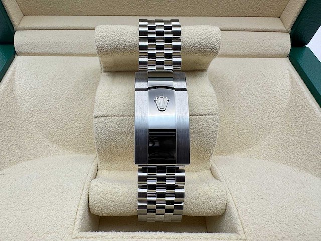 Rolex datejust 36 | pink dial with diamonds | 126234 | 2025 - afbeelding 8 van  12