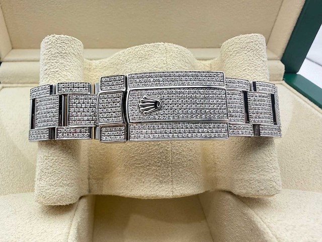 Rolex datejust 41 | 126300 | arabic | full "iced" out with natural diamonds - afbeelding 7 van  10