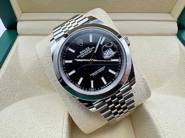 Rolex datejust 41 126300 | black dial | jubilee | unworn | 2026 - afbeelding 4 van  10